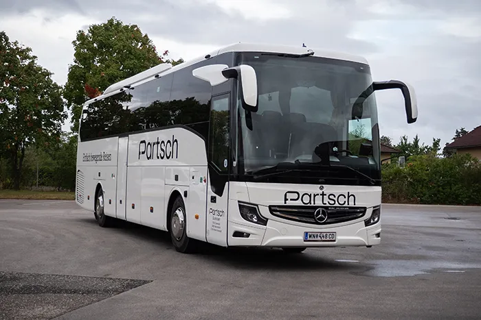 Neuer Mercedes-Benz Tourismo Reisebus - Willkommen in der First Class